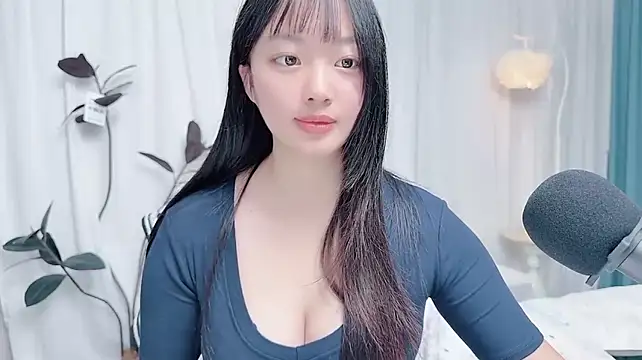 Winnie666999 live cam on StripChat