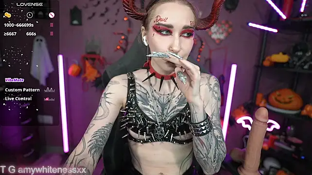 amywhitenessxx live cam on StripChat