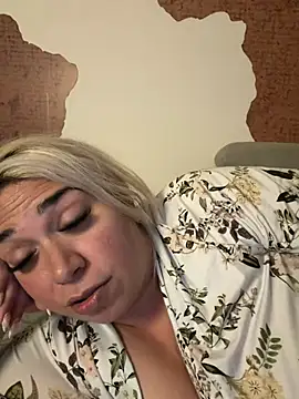 Monageil live cam on StripChat