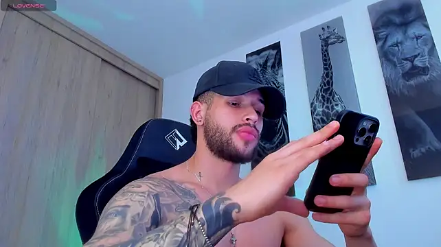 Santos_ramirez1 live cam on StripChat