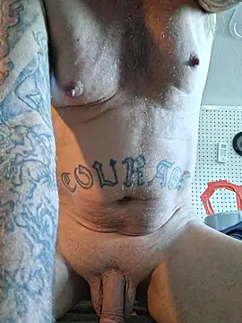 Hotbodyscottie live cam on StripChat