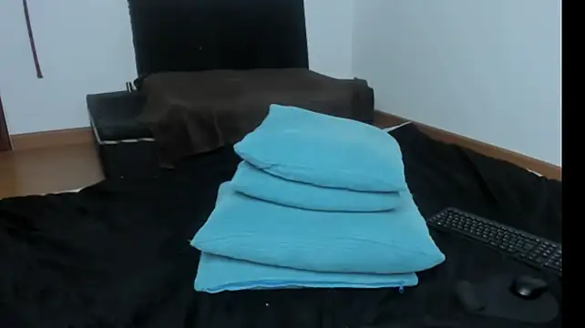 brigittemiller live cam on StripChat
