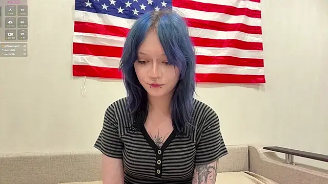 CrystalXross live cam on StripChat