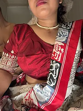 village_sexy_girl live cam on StripChat