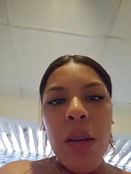 diana_mcfly (F teen) - Domi ON MY CLIT x5min + plug anal 🌸