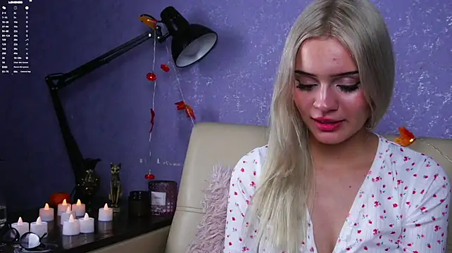 onlymolly (F teen) - Suck finger