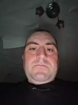 StrictBobby live cam on StripChat