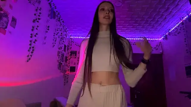 LoretaRosek live cam on StripChat