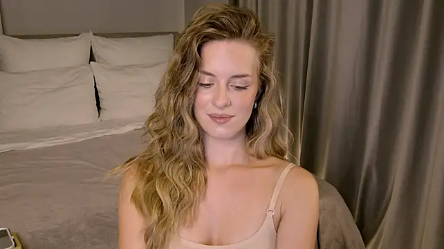 RozzitaBedberry live cam on StripChat