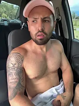 Valentinog live cam on StripChat