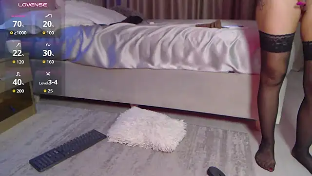 Halie_May live cam on StripChat