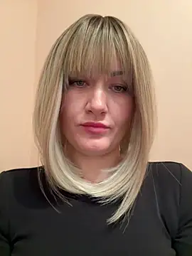 LunaFoxs live cam on StripChat