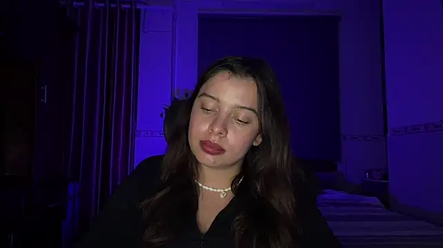 KayleneLoukanis live cam on StripChat