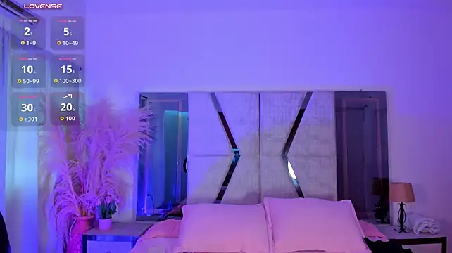 CarolineFyre live cam on StripChat