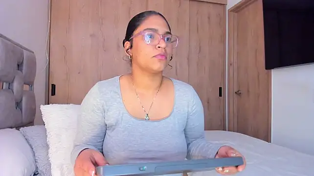 Vickyy30_ webcam