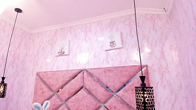 Curvy_Alanna