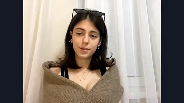 JessicaRomjue live cam on StripChat
