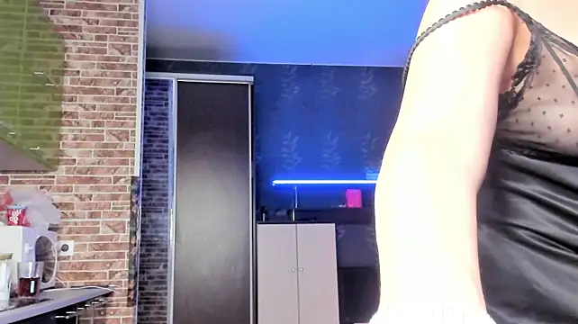 Lucky_Milf live cam on StripChat