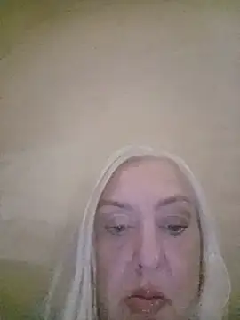 Julia20X live cam on StripChat