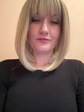 LunaFoxs live cam on StripChat