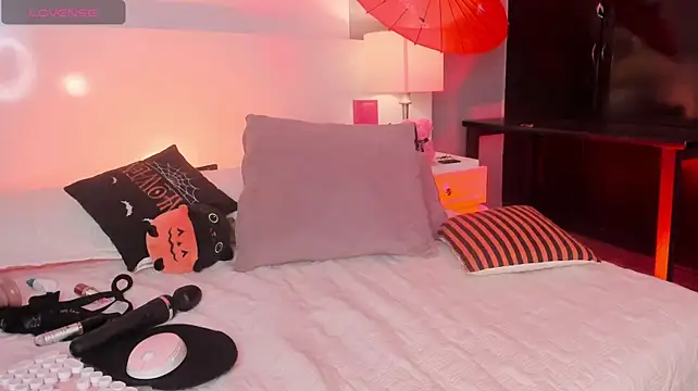 Emily_robertss1 live cam on StripChat