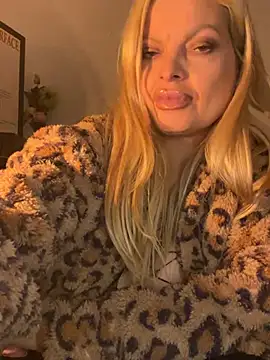 DivaVonTease live cam on StripChat