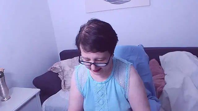 ChristaRose live cam on StripChat