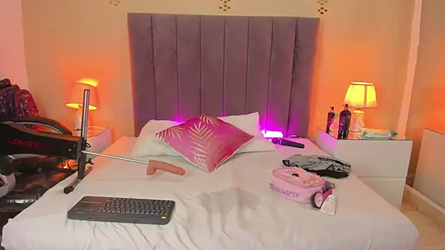 Sharick_smile1 live cam on StripChat