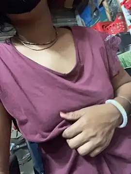 Horny_chubby_girl_