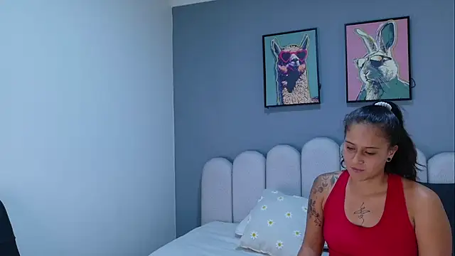 Chloe_and_Scarlett