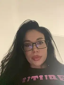 SashaAiko webcam