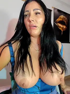 ReiyaRey live cam on StripChat