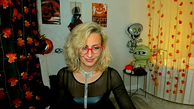 MuseOfStage live cam on StripChat