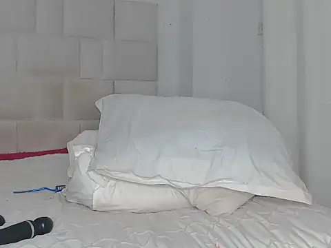 Star_Shaddy live cam on StripChat