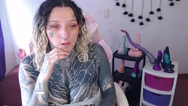sloppytitss (F milf) - pumped, squirt, big toys pussy