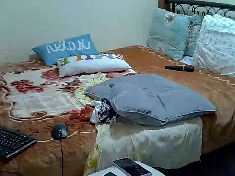 Sweet_Bear live cam on StripChat