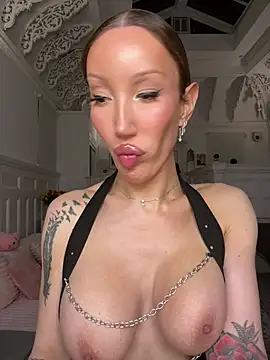 Allana29