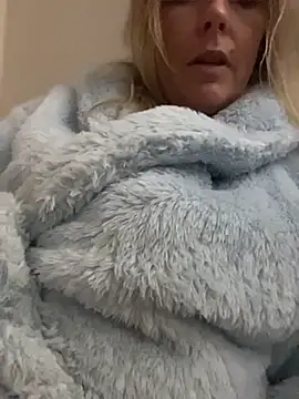 Ellie_Jax