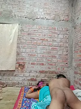 Hot-MayaLive-99