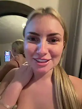 Megoliviasweet_ live cam on StripChat