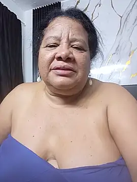Shanttal0272 live cam on StripChat