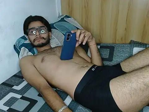 CoralN live cam on StripChat