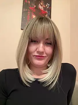 LunaFoxs live cam on StripChat