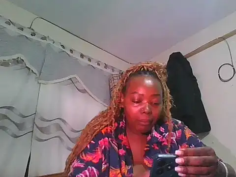 sweetbootty03 live cam on StripChat