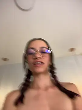 Chloe_Key