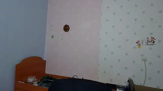 muscle_uncut live cam on StripChat