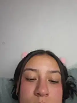 EmilyRoy77 live cam on StripChat