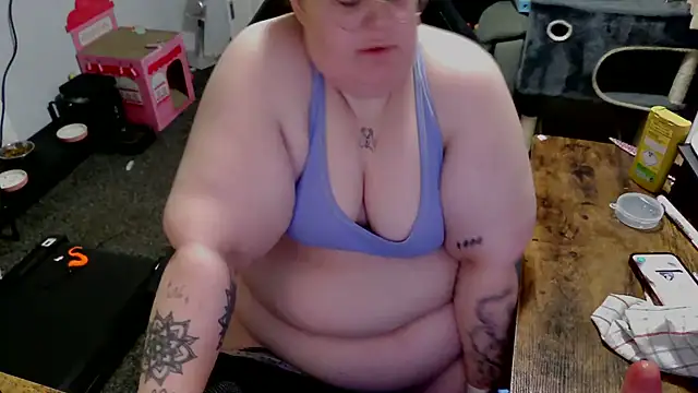 BBW-QUEENIE