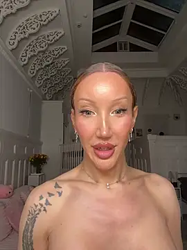 Allana29
