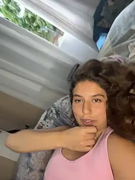 isadoramacici (F teen) - começando por aqui, pessoas novas?🙈☺️